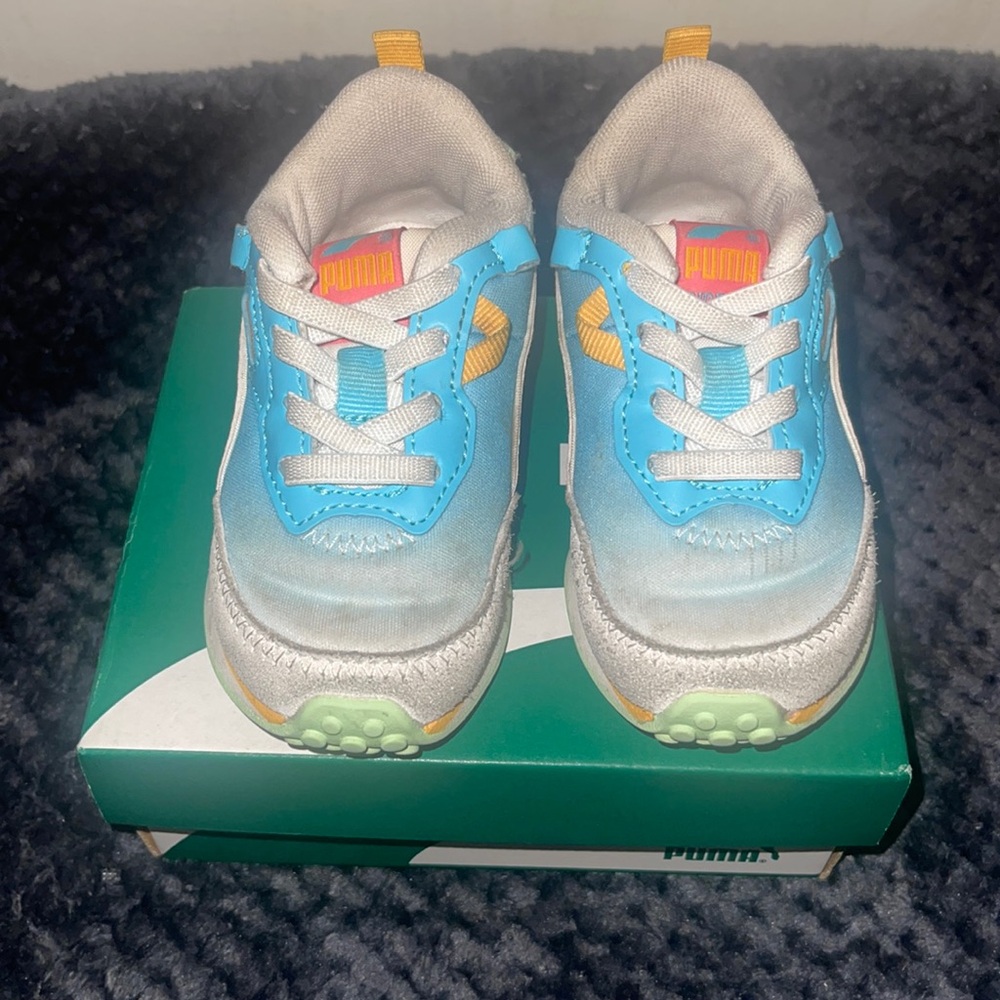 Toddler girl Pumas